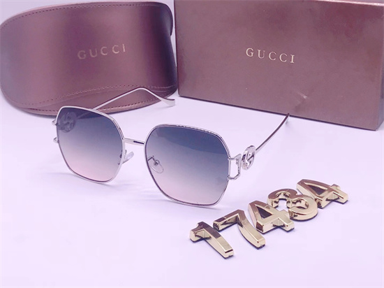 Gucci Sunglass A 179